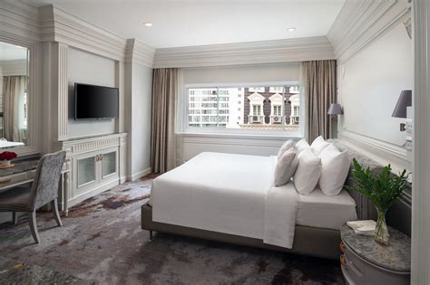Rooms available at Kingston Suites Hotel Bangkok .